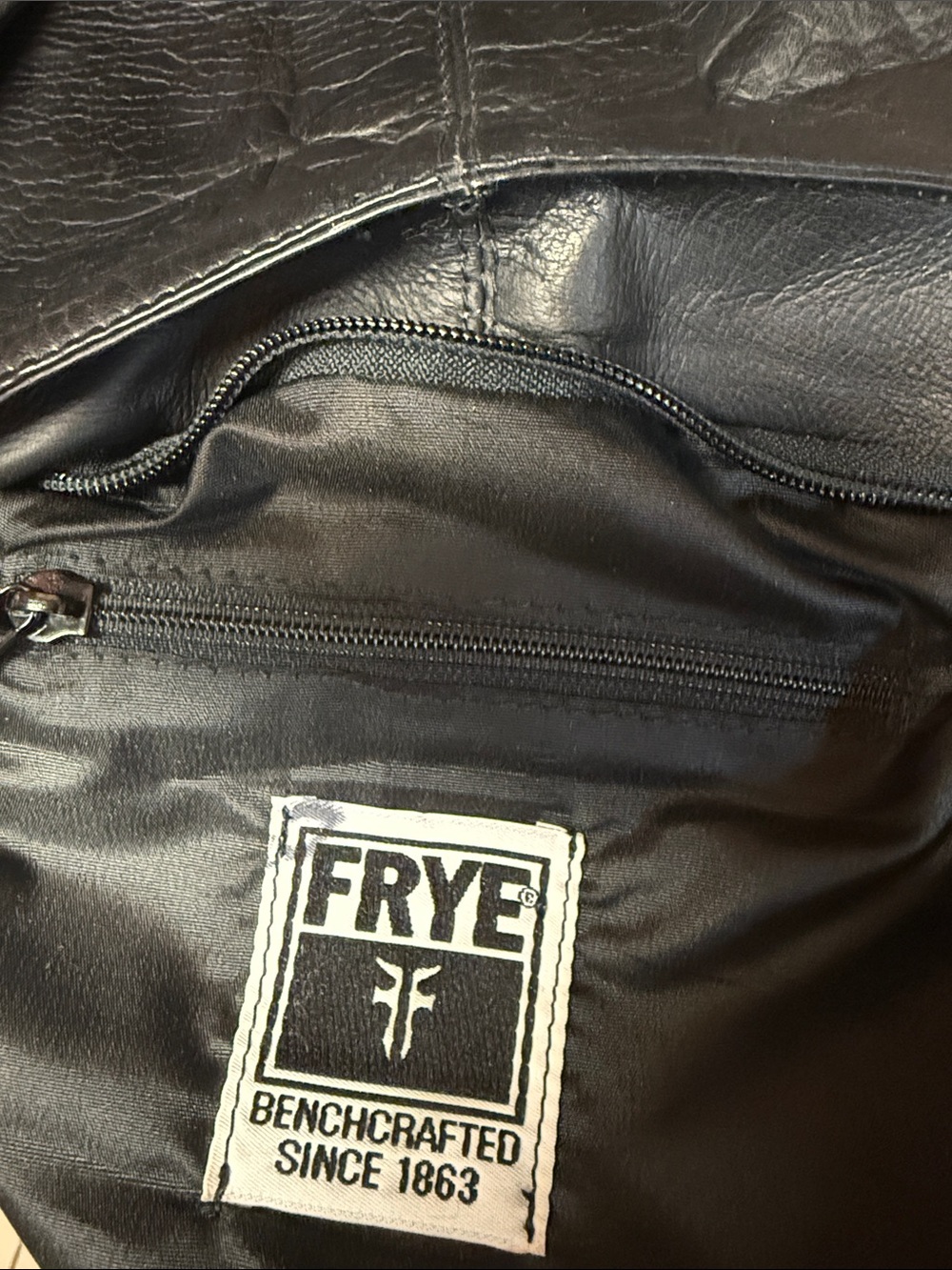 Classic Black Leather Crossbody Bag - Sleek Everyday Carry - Picture 8 of 12